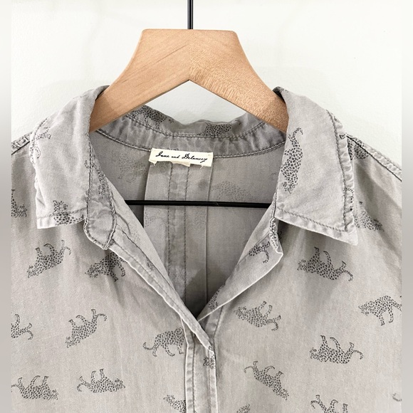 Jane & Delancey Button Front Cheetah Blouse Gray Size Small - Picture 4 of 5